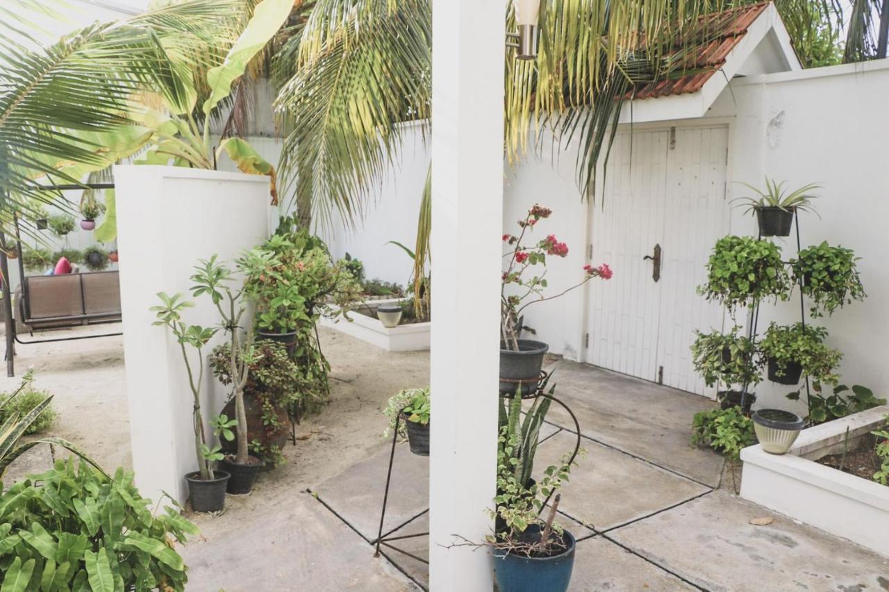 Fiyala Homestay Addu City Esterno foto